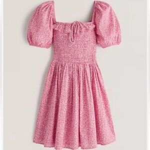 Abercrombie & Fitch Smocked Pink Floral
Mini Dress SizeXL